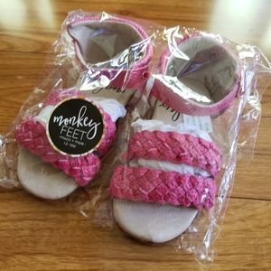New Monkey Feet Nylas 12-18 months in pink
